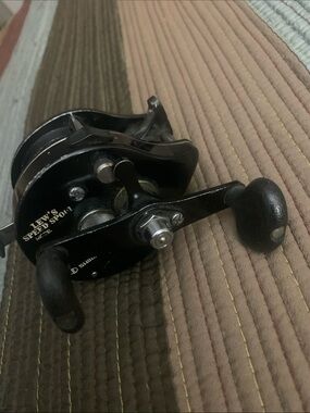 Lew's Speed Spool Casting Reel in Black